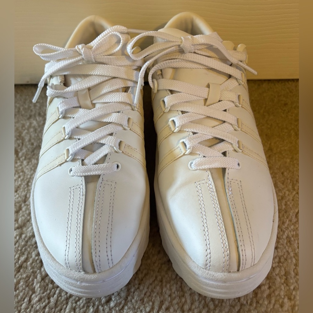 K-Swiss White Women's Sneakers - RARE FIND!!👀 - Picture 3 of 10